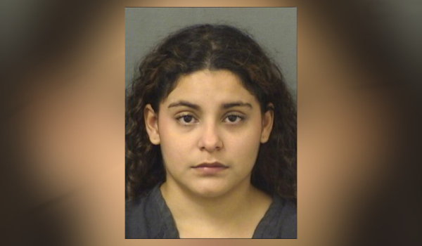 La nicaragüense Polanco Balladares fue acusada de fraude organizado contra tiendas Target en Palm Beach, Florida. Foto: PBC Jail.