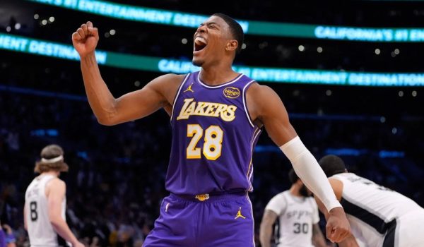 Japonés Hachimura deja los Lakers y firma con los Clippers para quedarse en Los Ángeles