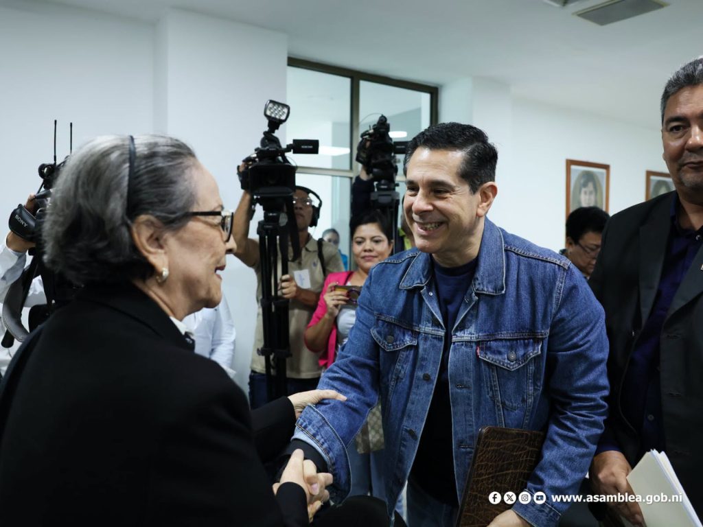 Sara Amelia Rosales Castellón jura como titular de la Superintendencia de Bancos y Otras Instituciones Financieras (Siboif)