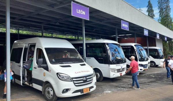 Prohíben vendedores dentro de la nueva terminal temporal de interlocales