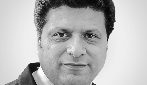 Tariq Malik es expresidente de la Autoridad Nacional de Bases de Datos y Registro de Pakistán y exasesor técnico principal del Programa de las Naciones Unidas para el Desarrollo.