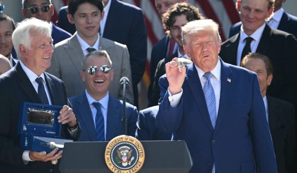 Dodgers vuelven a la Casa Blanca de Donald Trump pese al enfado de aficionados