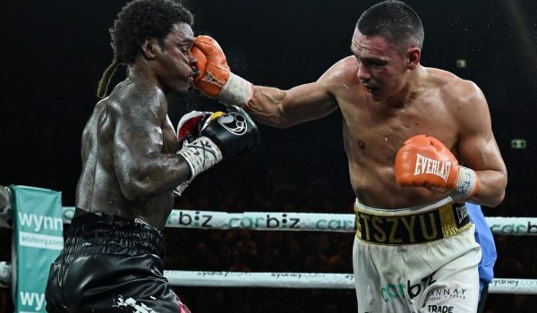 Excampeón mundial dejó muchas dudas en su retorno al boxeo y finalmente anunció su retiro