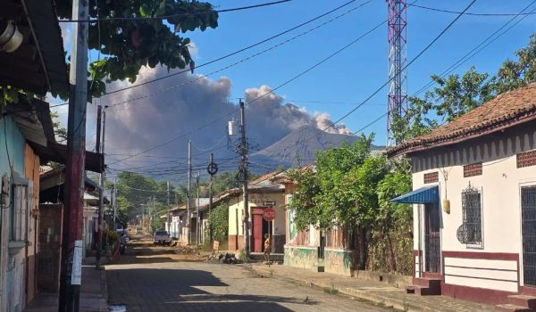 Volcán Telica suma 18 explosiones con expulsión de gases y ceniza durante las últimas 24 horas
