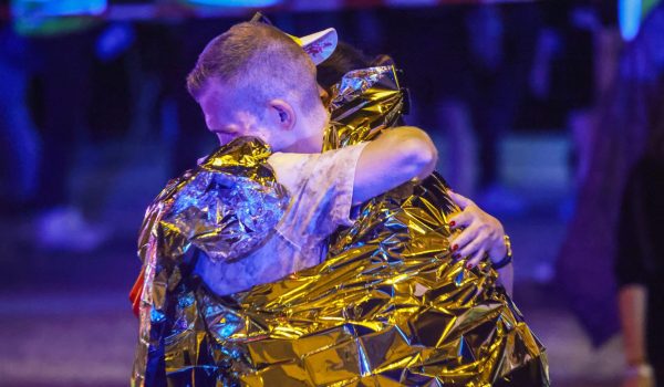 Una mujer muerta y al menos 29 heridos en la Marcha del Orgullo en Berlín después de que un vehículo arrollara a la multitud