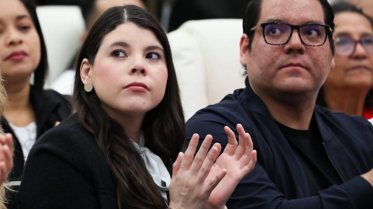 Camila y Maurice Ortega Murillo, hijos de los dictadores durante el acto de celebración del 105 aniversario del PCCh. Foto/Asamblea Nacional