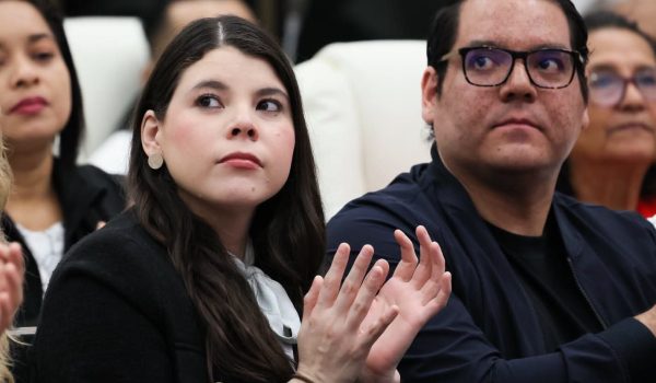 Camila y Maurice Ortega Murillo, hijos de los dictadores durante el acto de celebración del 105 aniversario del PCCh. Foto/Asamblea Nacional