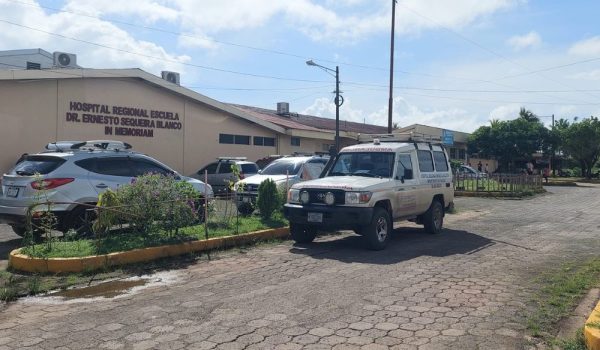 Pacientes de la Costa Caribe cumplen casi tres meses en Estelí por suspensión de hemodiálisis en Bluefields