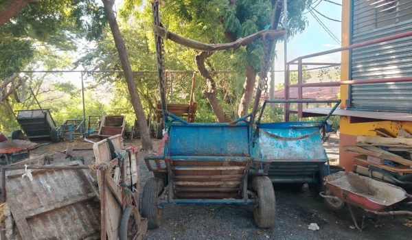 Decomisan cuatro carretones y una camioneta por tirar basura en Managua