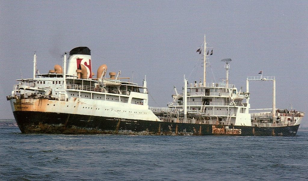 Así era el Catherine, el barco quemado que estaba en Paso Caballos, cuando fue fotografiado el 20 de octubre de 1970 en Países Bajos (antes Holanda). En ese entonces, el barco se llamaba Stolt Gemini. LA PRENSA/ SHIPHOTOS.COM/ RENÉ BEAUCHAMP COLLECTION