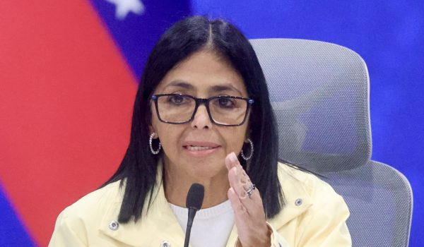 Administración Trump pide a la fiscalía de EE. UU. otorgar inmunidad judicial a Delcy Rodríguez