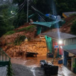 Fuertes lluvias provocan deslizamientos en Bonanza: dos viviendas destruidas y daños en complejo minero