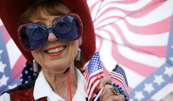 Ben Sklar/Getty Images Una mujer en Texas celebra el Día de la Independencia de Estados Unidos