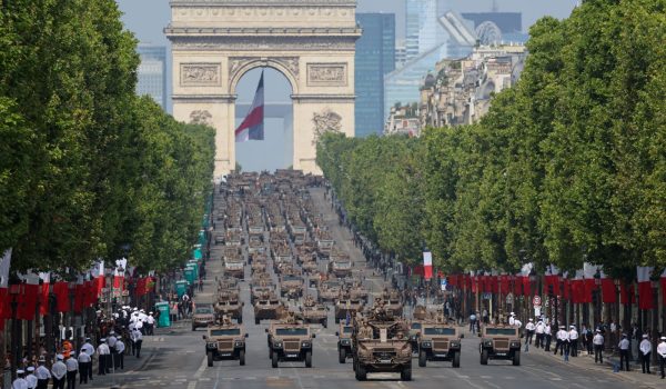 Francia celebró su fiesta nacional en honor a Ucrania