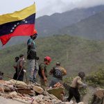 «Nunca había visto a mi país sufrir así»: cómo me impactó regresar a La Guaira, el lugar en el que nací que ahora está devastado