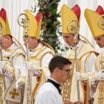 Quiénes son los lefebvrianos, el grupo ultraconservador excomulgado por el Vaticano luego de desafiar al papa León XIV ordenando a 4 obispos