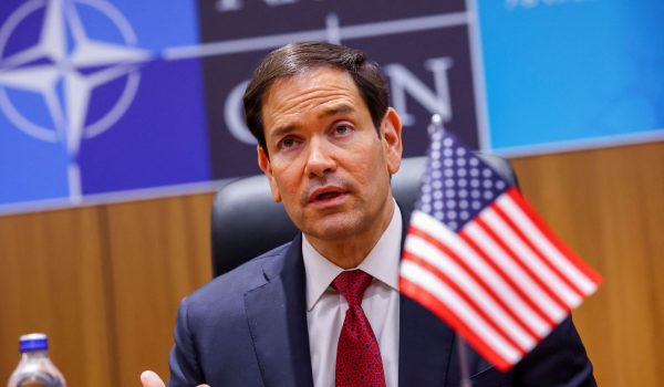 Marco Rubio subrayó que "si nos quedamos de brazos cruzados, todos estaremos a merced de jueces extranjeros situados a miles de kilómetros de aquí, expuestos al riesgo constante de ser procesados". AFP