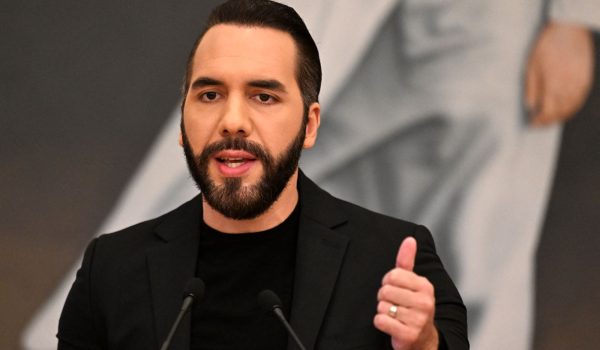 El Salvador: Amnistía Internacional denuncia 470 muertes en cárceles y 90 mil detenciones arbitrarias por gobierno de Nayib Bukele