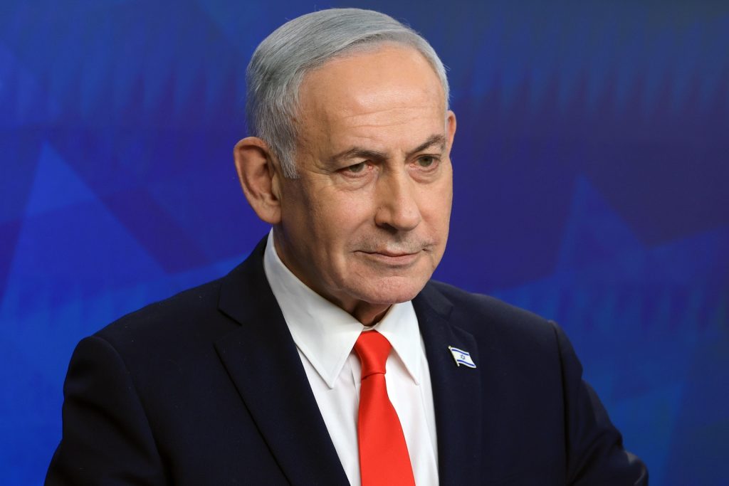 "Solo puedo decirles una cosa a los líderes de Irán: no esperen silencio si nos atacan. No será una repetición. La respuesta será mucho, mucho más contundente que en el pasado", dijo el primer ministro israelí, Benjamin Netanyahu. EFE/EPA/RONEN ZVULUN / POOL