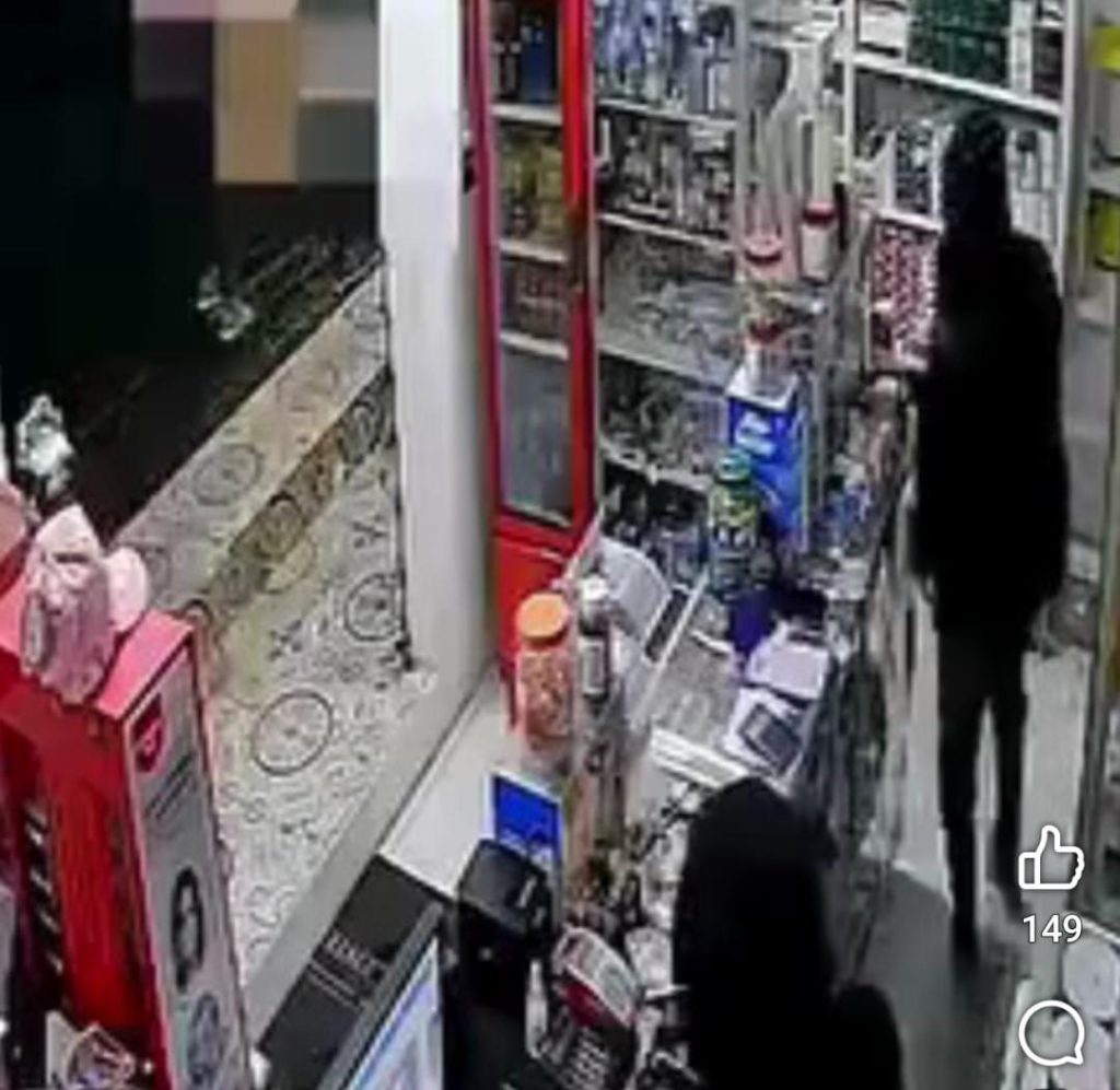 Delincuentes roban en farmacia de Boaco. Foto: Café con voz/Facebook.