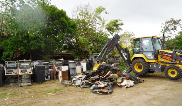 Destruyen más de 300 tragamonedas decomisadas
