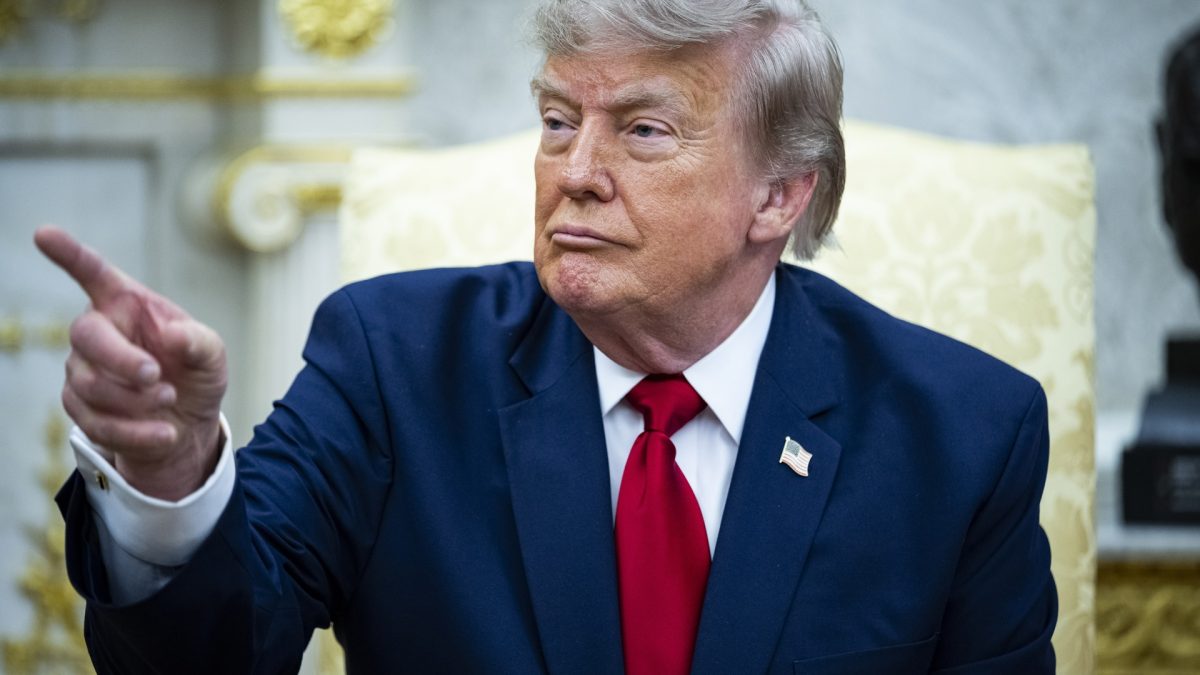 El presidente de Estados Unidos, Donald Trump, durante una reunión en la Casa Blanca en Washington, DC, (EE.UU.), el 14 de julio de 2026. EFE/EPA/GRAEME SLOAN / POOL