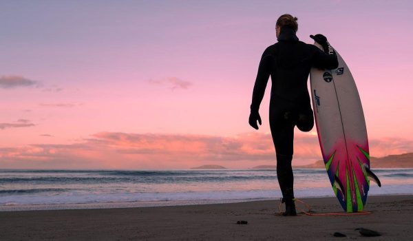 «Perdí una pierna cuando tenía 16 años y ahora soy 4 veces campeón mundial de surf»