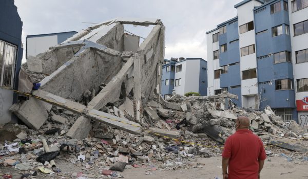 Aumenta a 294 el número de muertos y a 320 el de desaparecidos por terremoto en Colombia