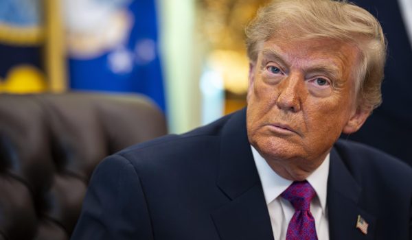Trump dice que depende de Caracas decidir si Venezuela permanece o no en la OPEP
