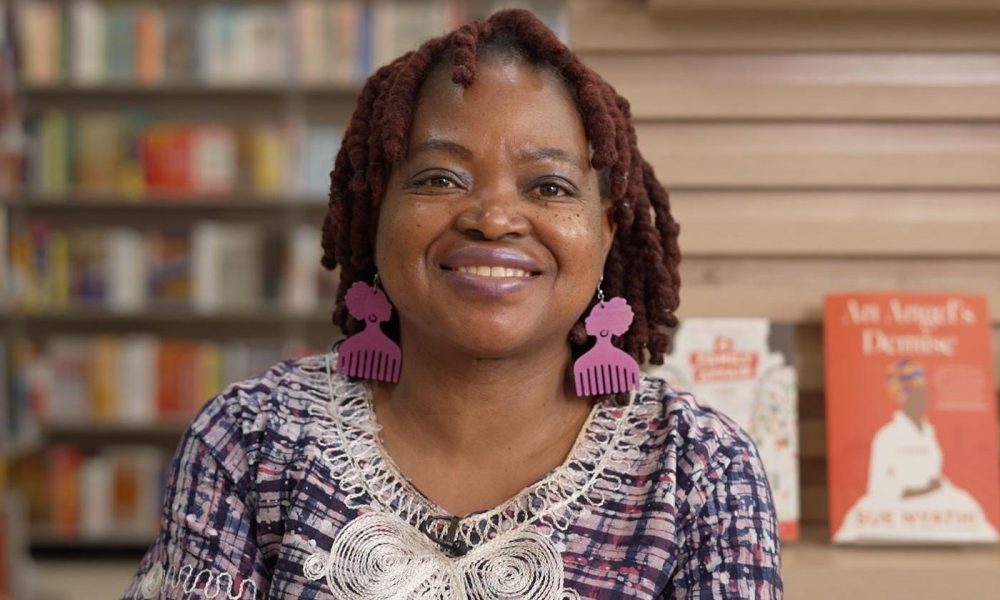 Sue Nyathi dice que la gente llama a su éxito repentino pero aclara que le ha "invertido muchos años de trabajo".