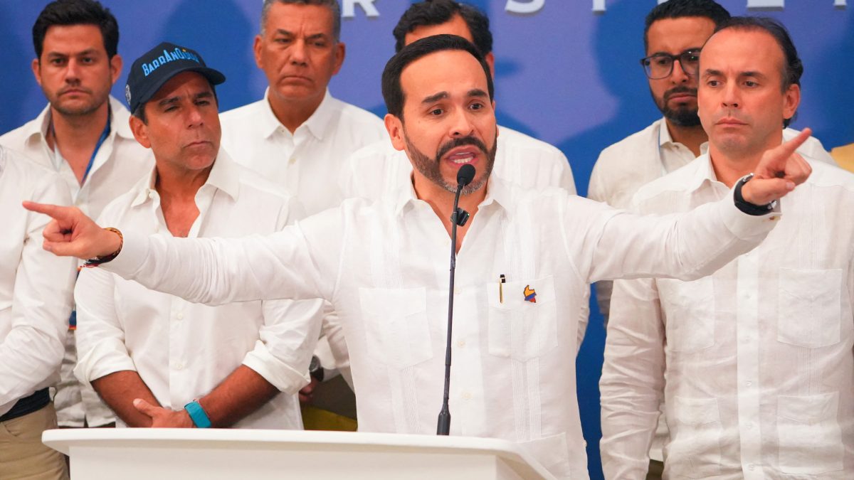 El presidente electo de Colombia, Abelardo de la Espriella, pronuncia un discurso durante la Cumbre de Seguridad Urbana, a la que asistieron alcaldes regionales, en Barranquilla, Colombia, el 4 de agosto de 2026. (Foto de Vanexa Romero / AFP)