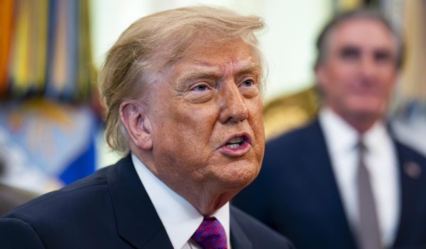 Trump anuncia acuerdo petrolero con Venezuela que dice que duplicará las reservas de EEUU