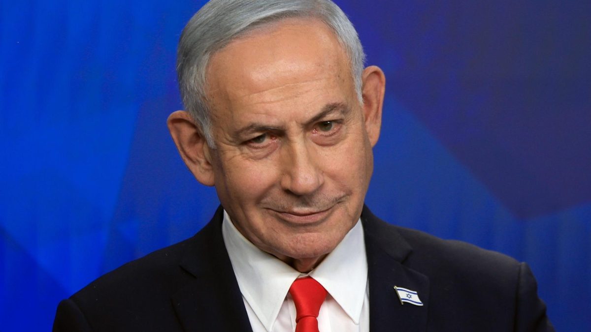 FOTO ARCHIVO. El primer ministro israelí, Benjamin Netanyahu, durante una rueda de prensa el 15 de junio de 2026 en Jerusalén. EFE/EPA/RONEN ZVULUN / POOL