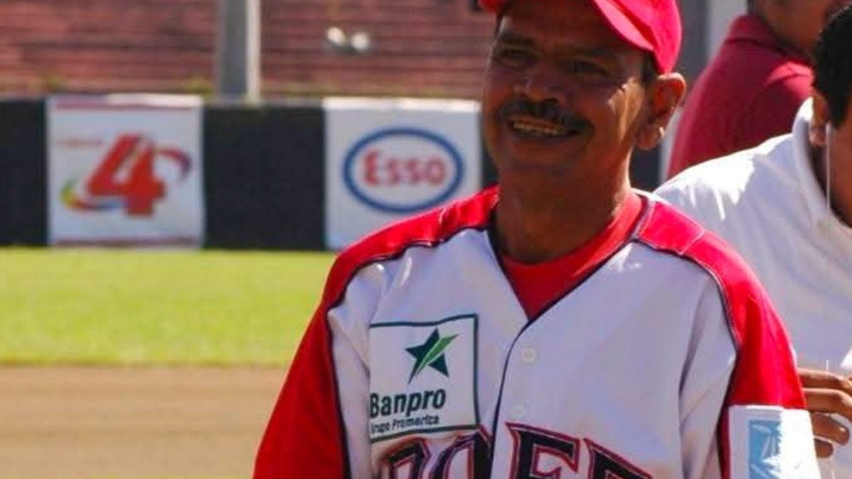Roberto Espino, gloria del beisbol nacional. LA PRENSA/FENIBA