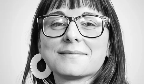 Cecilia Rikap es profesora asociada de Economía y jefa de investigación del Instituto para la Innovación y el Propósito Público del University College de Londres; es autora, más recientemente, de The Rulers: El poder corporativo en la era de la IA y la nube (Verso Books, 2026).