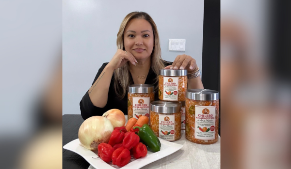 La leonesa en Miami que pagó los trámites de ciudadanía vendiendo chileros nicas