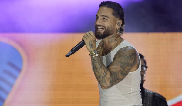 Karol G, Yatra y Bosé unen ritmos en concierto solidario tras el terremoto en Colombia
