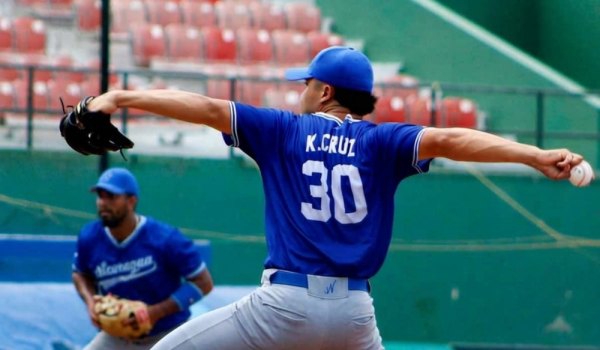 Ex grandes ligas panameño sujetó a la ofensiva de Nicaragua en los Juegos CAC