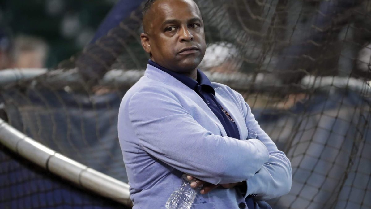 Dana Brown trabajó cuatro años como gerente general de los Astros.