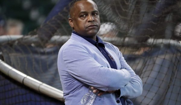Los Astros de Houston despiden a su gerente general en medio de una difícil temporada