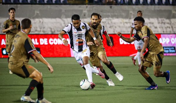 Luis Fernando Coronel será uno de los referentes ofensivos del Diriangén ante el Firpo. LA PRENSA/DIRIANGÉN FC