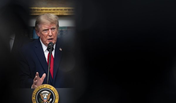 Trump firma el cambio oficial del nombre del lago Ontario a lago América