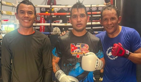 Boxeador nicaragüense proyectado una vez como un seguro campeón, reinicia su carrera