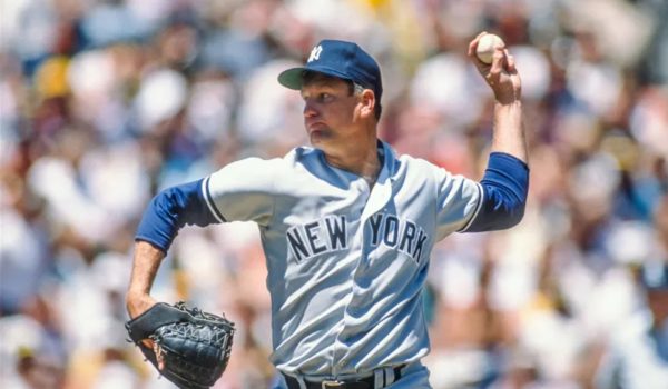 Tommy John, ganador de 288 juegos en su carrera en las Mayores.