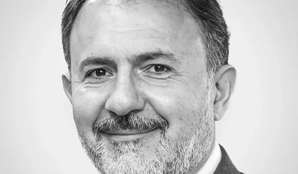 Jorge Arbache es profesor de Economía en la Universidad de Brasilia, ex viceministro y economista jefe del Ministerio de Planificación de Brasil, vicepresidente para el sector privado del Banco de Desarrollo de América Latina y el Caribe, miembro del consejo de administración del BNDES y economista sénior del Banco Mundial.