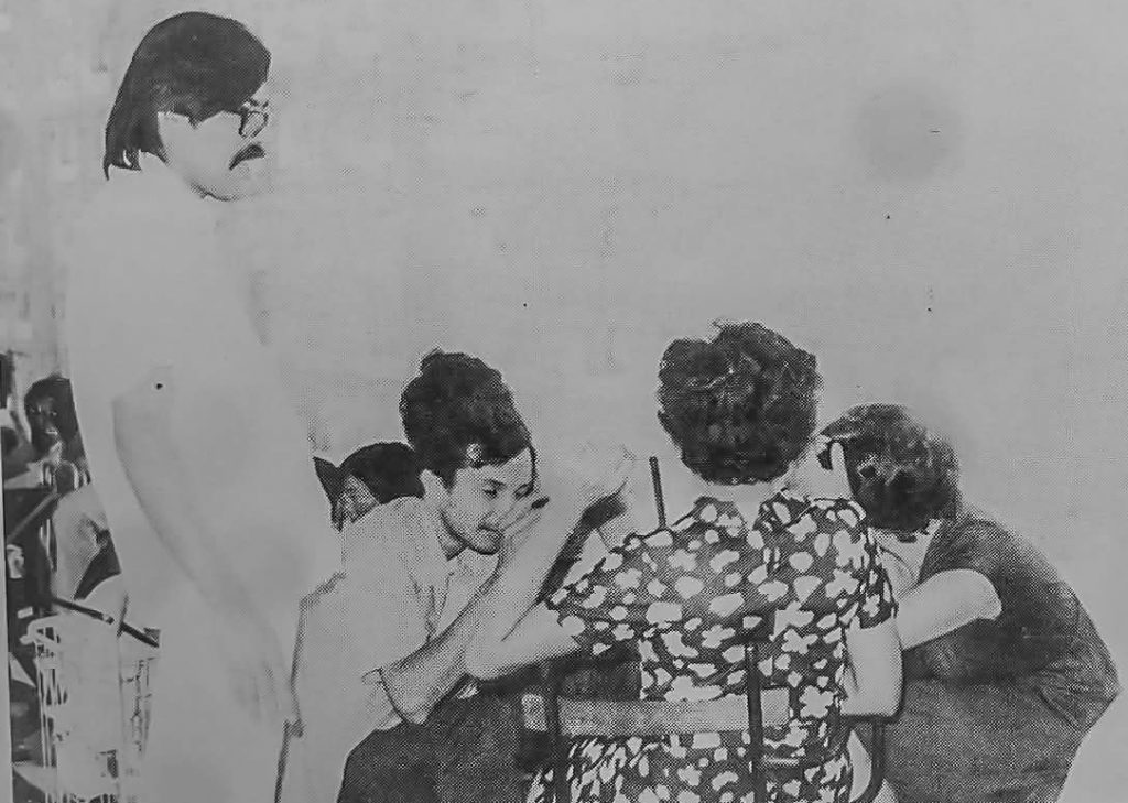 Maximiliano Martínez Torres (de pie) acompañado por René Núñez Téllez y sus familiares. LA PRENSA / ARCHIVO REDES