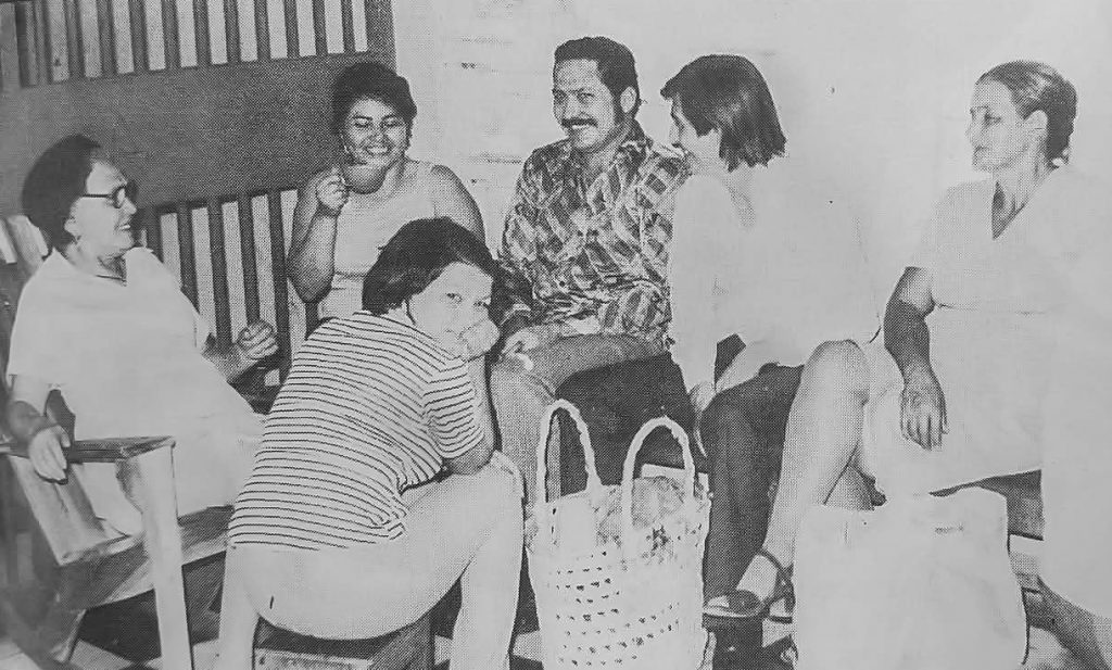 Alejandro López Guillén (izq.) sonríe junto a Amílcar Lorente Ruíz (der.), quien cumplía condena por el asesinato del guerrillero sandinista Narciso «Chicho» Zepeda. LA PRENSA / ARCHIVO REDES