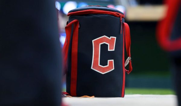 MLB suspende por falsear identidad y edad a un prospecto que tenía contrato de 2.8 millones de dólares