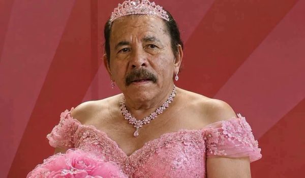 Ortega en traje de quinceañera: el origen de la imagen viral del dictador de Nicaragua
