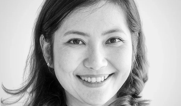 Nancy Qian es profesora de Economía en la Universidad Northwestern, es codirectora del Laboratorio de Investigación sobre la Pobreza Global de la Universidad Northwestern, directora fundadora del Laboratorio de Economía de China y profesora visitante en el Instituto Einaudi de Economía y Finanzas.